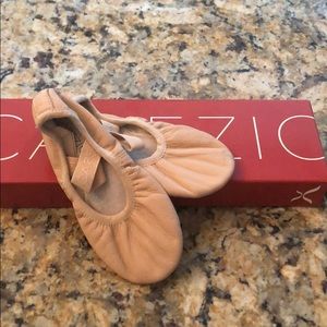 Girls sz10 leather ballet slippers